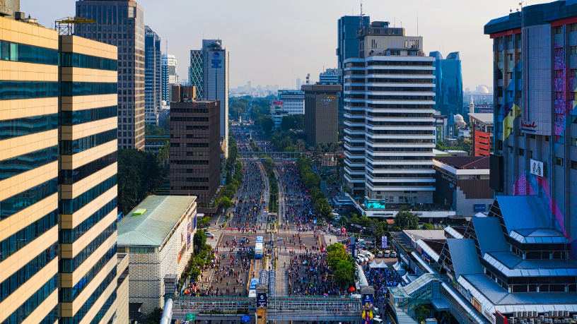 Crescimento das cidades médias: Entenda o avanço da construção a seco e seus benefícios! O crescimento das cidades médias impulsiona a construção a seco e seus benefícios de velocidade e economia, comenta Alex Nabuco dos Santos.