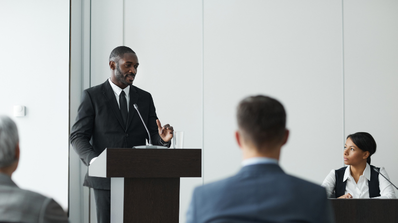 Nunes Marques suspende afastamento do governador do Tocantins imposto pelo STJ